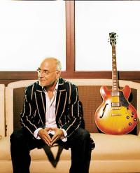 Larry Carlton